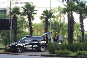 Foragido da Justiça é preso em shopping da capital