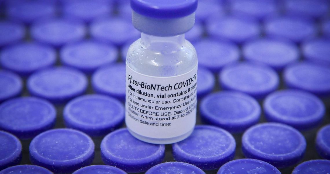 Covid-19: Rio estuda aplicação da segunda dose de reforço de vacina
