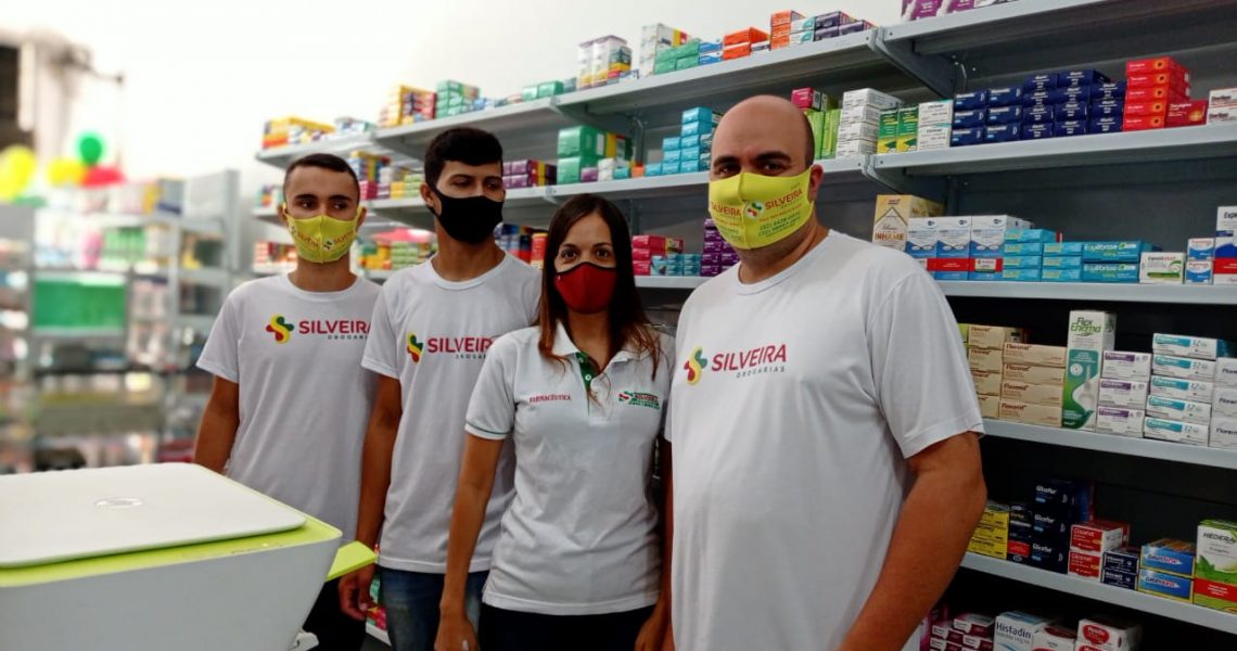 Um ano da Silveira Drogarias em Miradouro e quem ganha presente e vcs