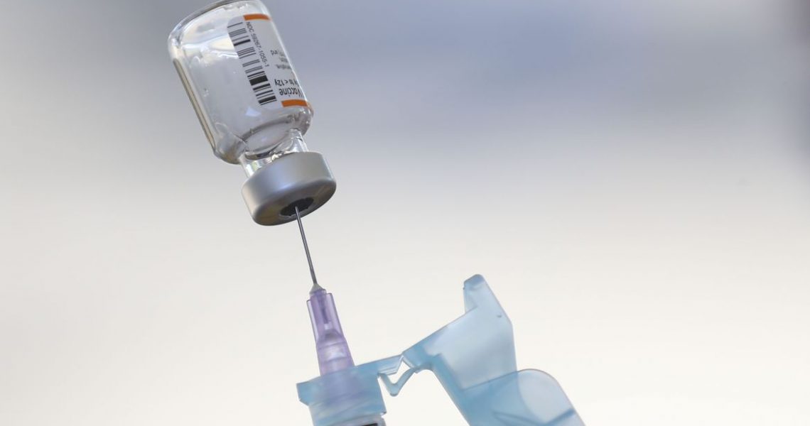 Covid-19: 54 milhões de brasileiros ainda não tomaram dose de reforço