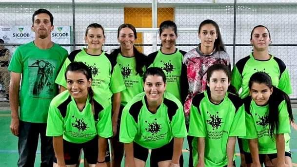 1ª Semifinal do campeonato de futsal empresarial de Miradouro inovou com com partida de Futsal Feminino na abertura da rodada
