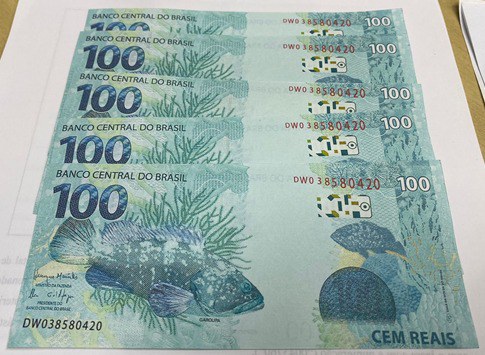 PF prende em flagrante homem R$ 1 mil em notas falsas em Samambaia/DF