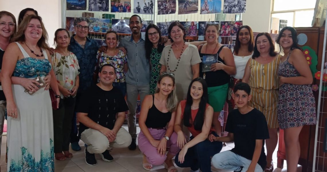 Lançamento do Livro do escritor Renato Mata ” Dois olhares sobre o monte”