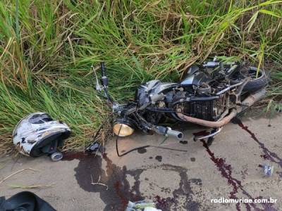 Colisão entre motocicleta e caminhão mata morador do Inconfidência na BR-116 em Itamuri