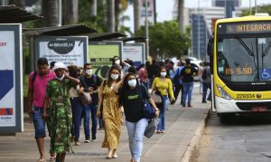 Covid-19: registrados 30,09 milhões de casos e 660,9 mil mortes