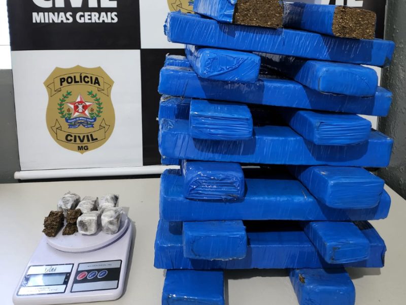 Suspeito é flagrado pela PCMG com 22 barras de maconha em Passos