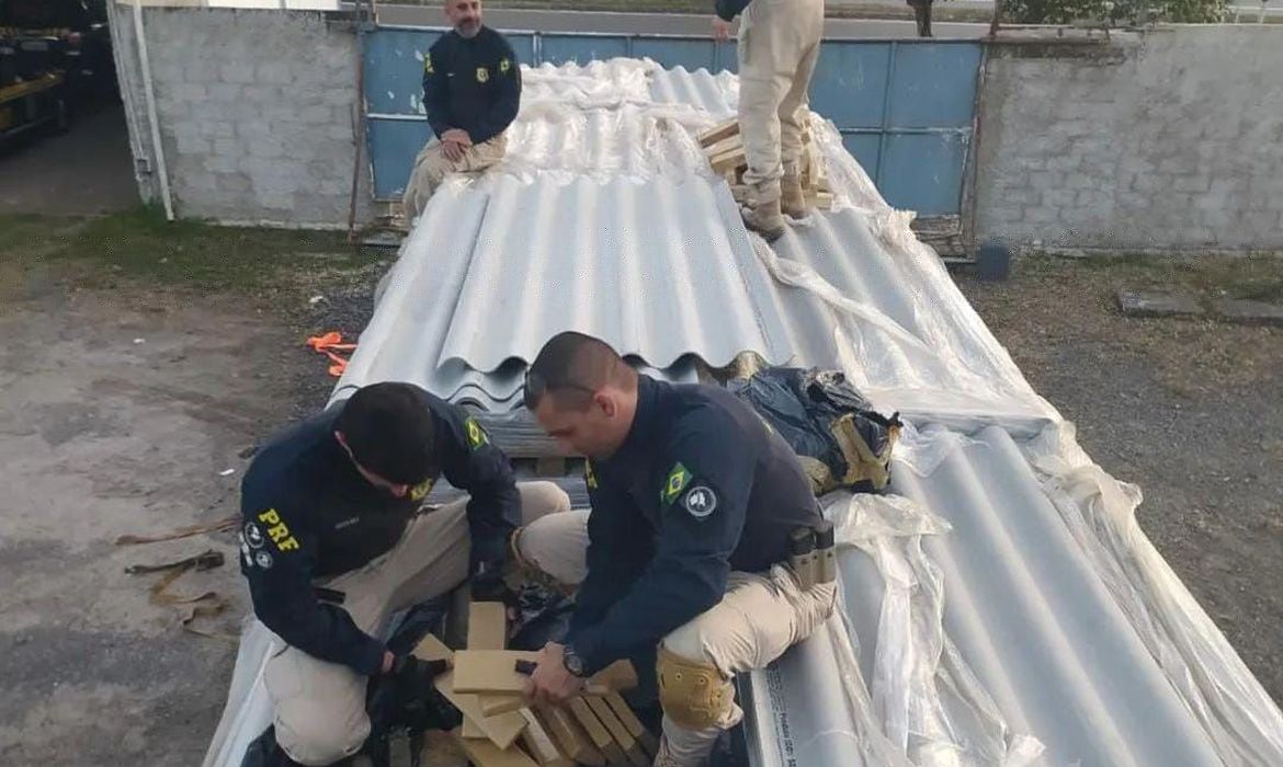 RJ: PRF apreende quase 8 toneladas de maconha em Três Rios