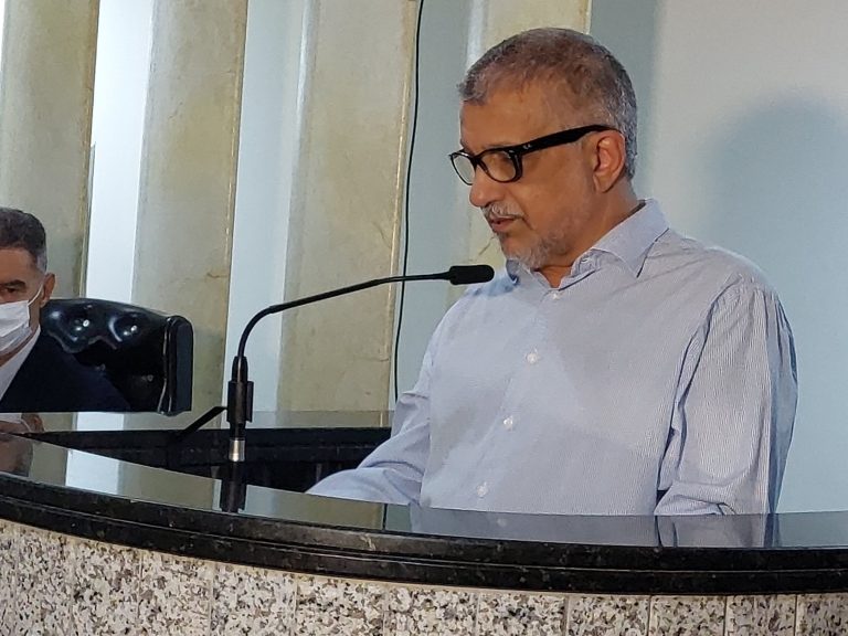 Marcos Guarino toma posse como novo prefeito de Muriaé