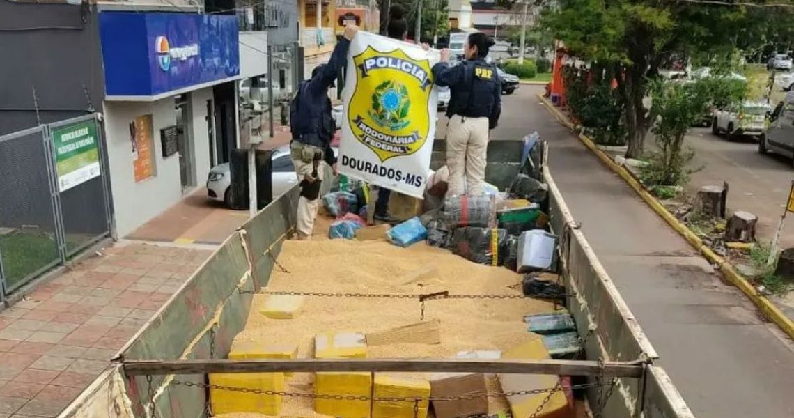PRF faz a maior apreensão de maconha do ano em Ponta Porã