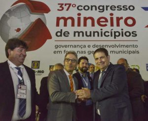 Governo de Minas quita dívida de R$ 7 bi com municípios