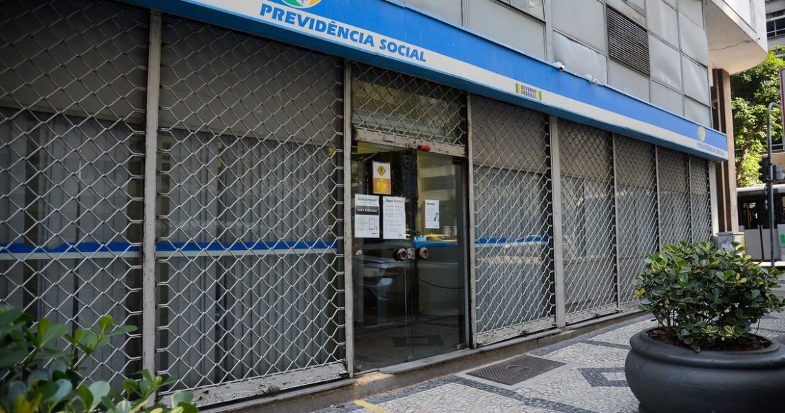 Servidores do INSS retornam hoje ao trabalho presencial