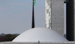 Projeto que reduz ICMS dos combustíveis vai ao plenário do Senado