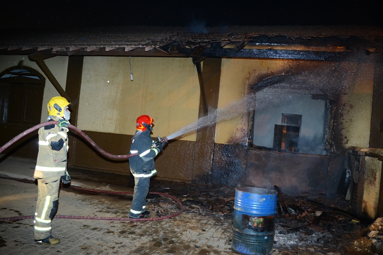 Incêndio destrói parte da Estação Ferroviária de Barão do Monte Alto