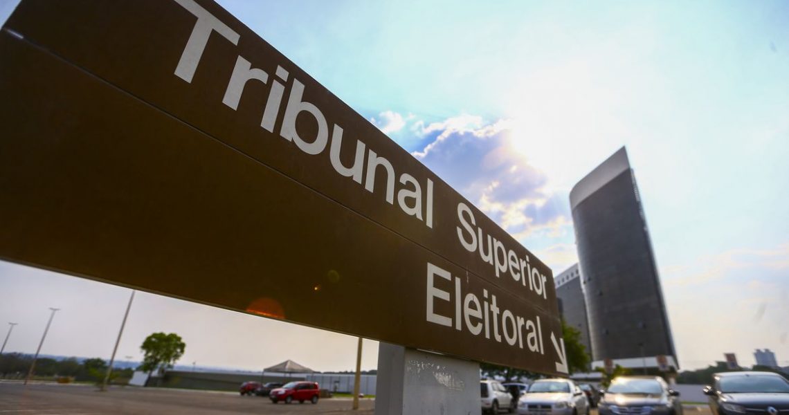 TSE recebe 12 registros de candidatura à Presidência da República
