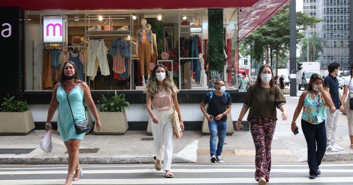 Brasil registra 15,5 mil novos casos e 144 óbitos por covid-19