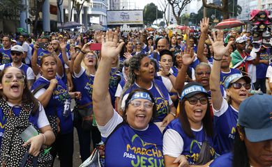Marcha para Jesus reúne milhares no centro do Rio de Janeiro