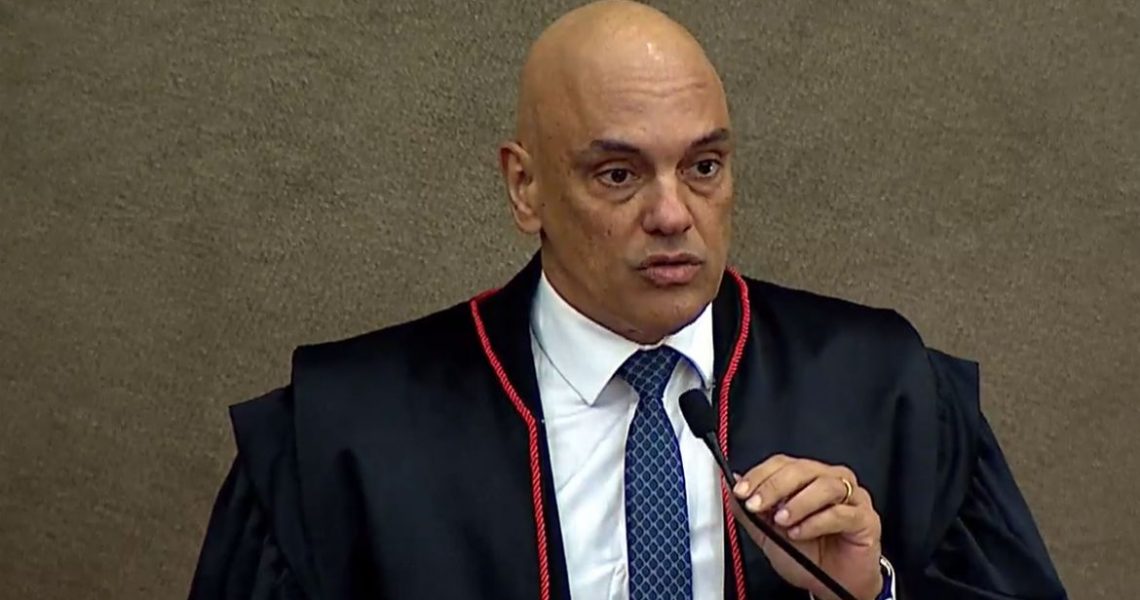 Moraes defende democracia e sistema eleitoral em discurso de posse