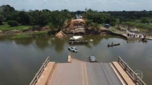 Desabamento de ponte no Amazonas deixa pelo menos 3 mortos e 14 feridos
