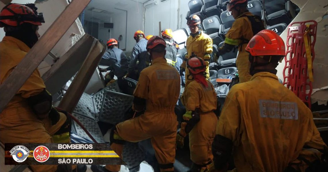 Bombeiros encerram buscas em desabamento que deixou nove mortos