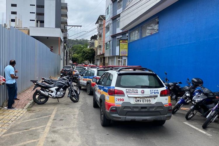 Bandidos armados invadem apartamento de empresário no bairro da Barra