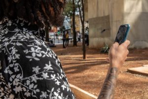 Facebook identifica mais de 400 aplicativos maliciosos no Android e iOS que roubam senhas de usuários