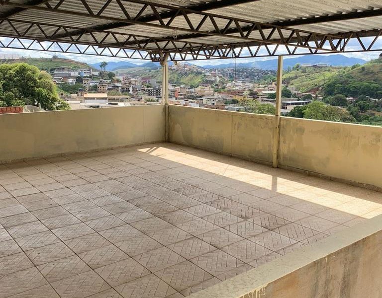 Utilidade Pública: Vende-se uma casa na Barra em Muriaé