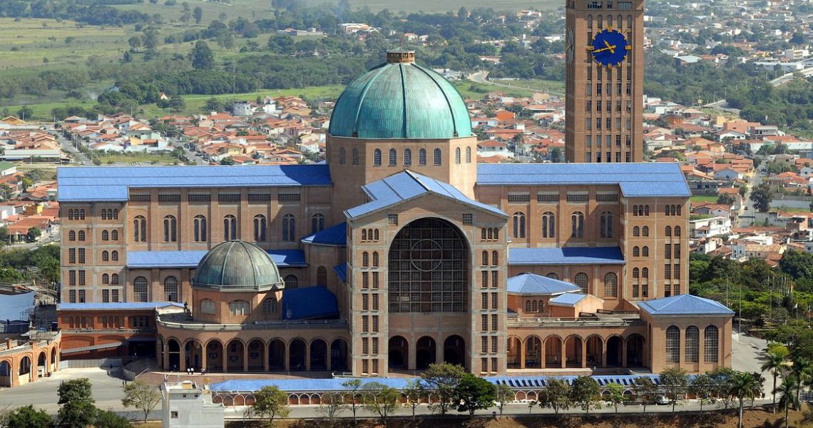 Homenagens à Nossa Senhora Aparecida voltam a ser presenciais