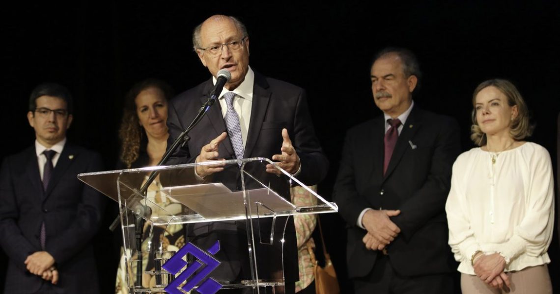 Recomposição do Orçamento para 2023 é prioridade, diz Alckmin