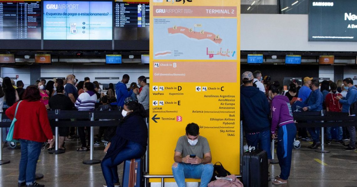 Máscaras em aviões e aeroportos são obrigatórias a partir de hoje