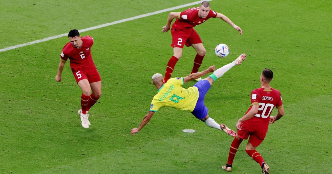 Richarlison decide e Brasil inicia Copa com vitória sobre a Sérvia