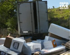 PCMG recupera caminhão e carga avaliada em R$ 280 mil na Zona da Mata