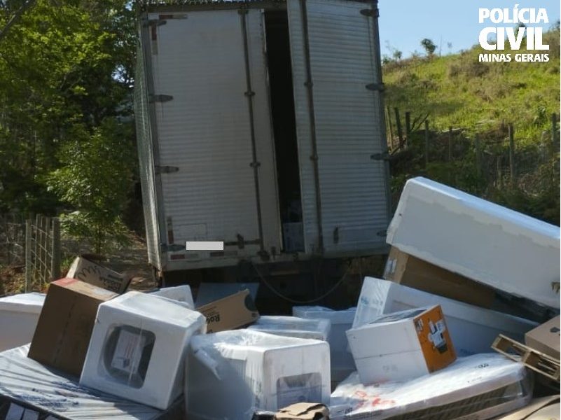 PCMG recupera caminhão e carga avaliada em R$ 280 mil na Zona da Mata