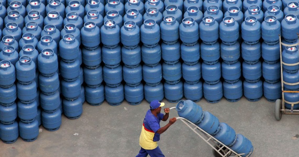 Petrobras reduz preço do gás de cozinha em 9,7% para distribuidoras