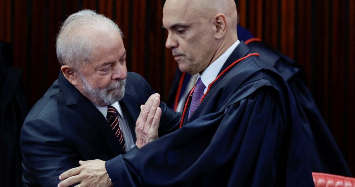 Lula e Alckmin são diplomados no TSE