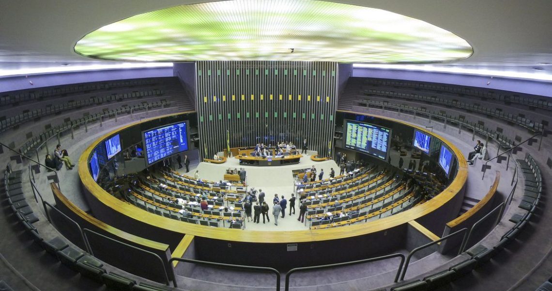 Câmara aprova texto-base da PEC da Transição em primeiro turno