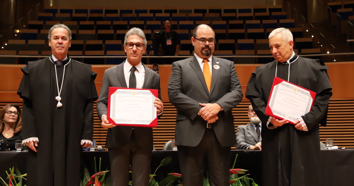 Governador e vice exaltam democracia em cerimônia de diplomação do TRE-MG
