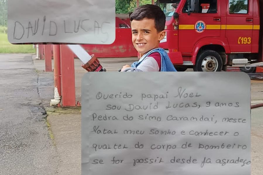 Criança visita quartel do Corpo de Bombeiros em Conselheiro Lafaiete