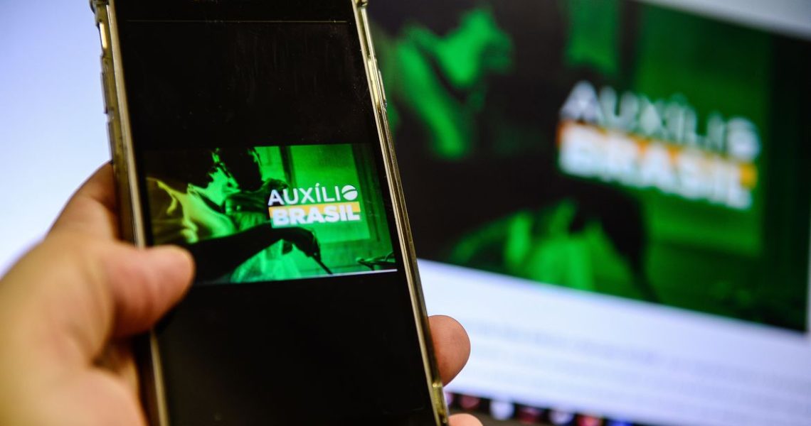 Auxílio Brasil é pago hoje a beneficiários com NIS final 2