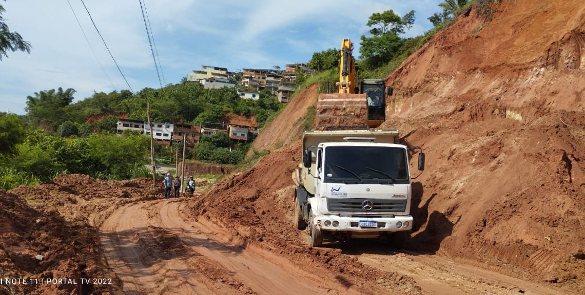 Via próximo a copasa está liberada em meia pista