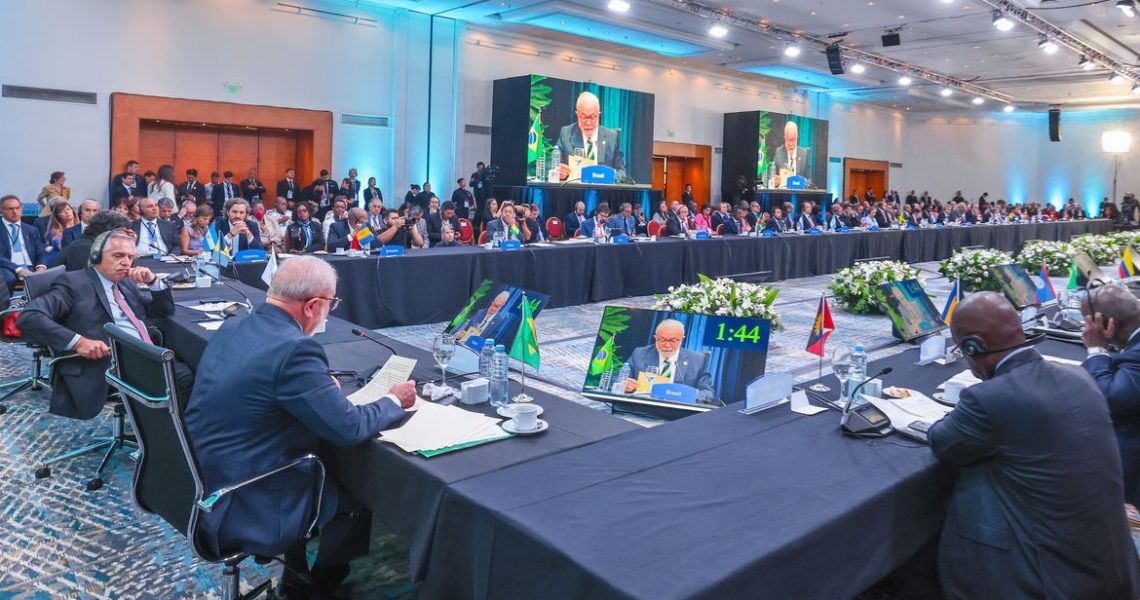 Países da região devem liderar preservação da Amazônia, diz Lula