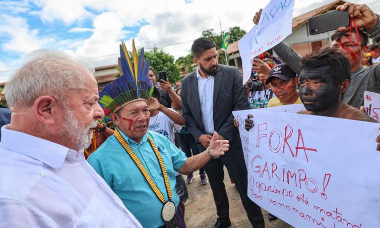Lula determina socorro urgente e humanitário aos Yanomami