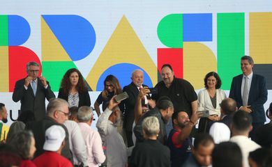 Lei transforma agentes comunitários em profissionais de saúde