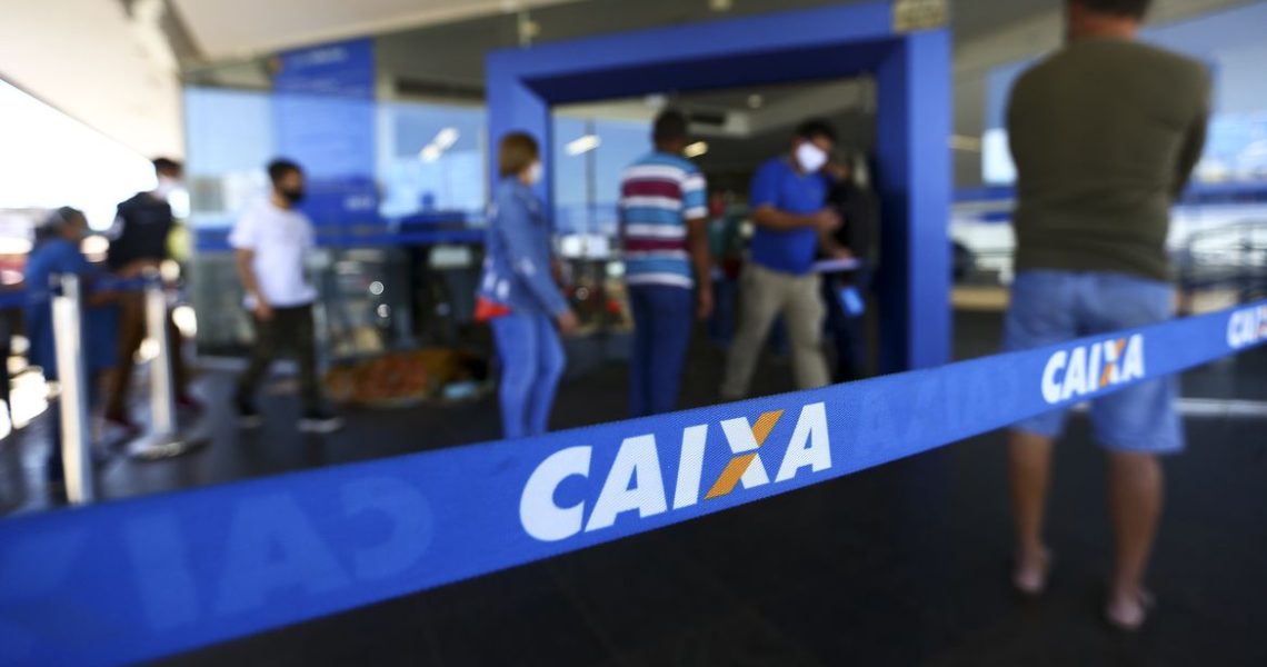 Caixa começa a pagar hoje abono salarial de 2021