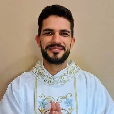 Polícia busca informações sobre desaparecimento do Padre Douglas