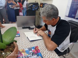 Escritor José Carlos da Silva de Santa Cruz de Monte Alverne lança seu primeiro livro