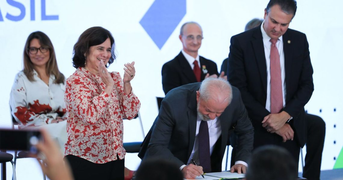 Mais Médicos dará incentivo de até R$ 120 mil para áreas vulneráveis