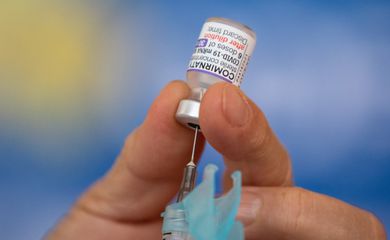 Saúde reforça importância de completar ciclo vacinal contra a covid-19