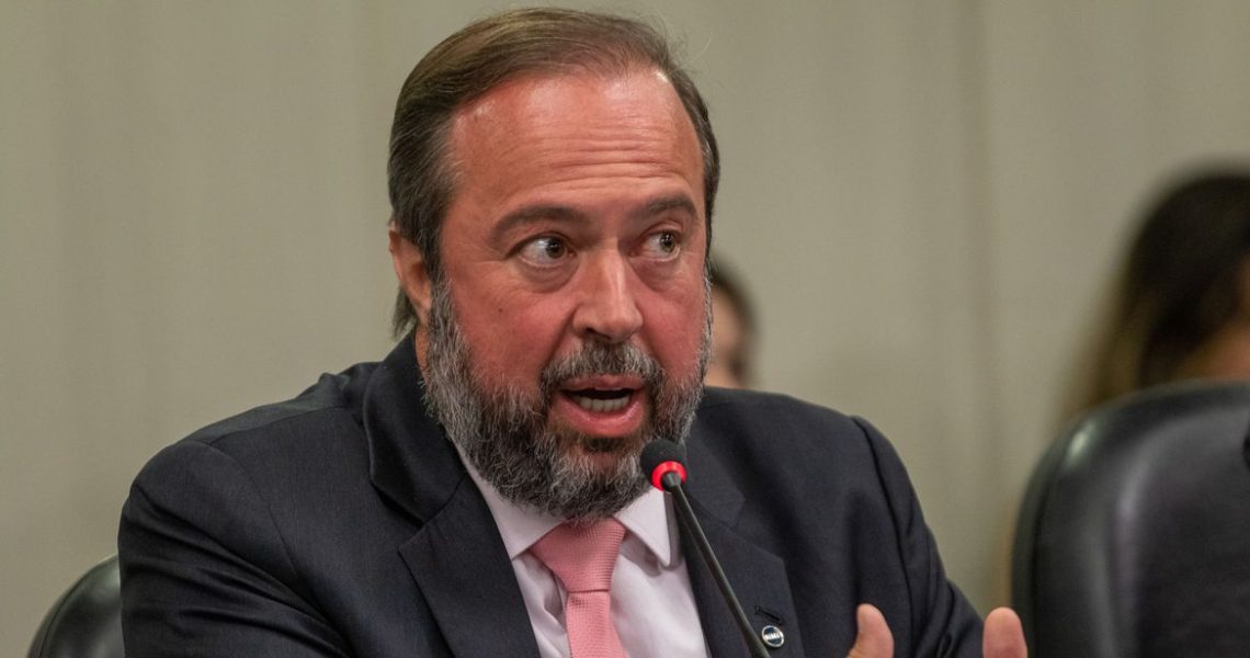 Governo vai propor nova política de preços para a Petrobras