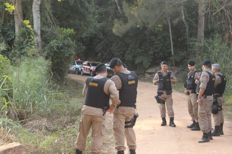 Corpo amarrado é encontrado no Rio Glória após denúncia de moradores do distrito de Itamuri
