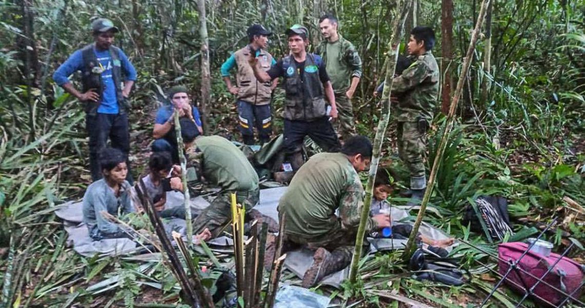 Crianças colombianas que sobreviveram à queda de avião são resgatadas